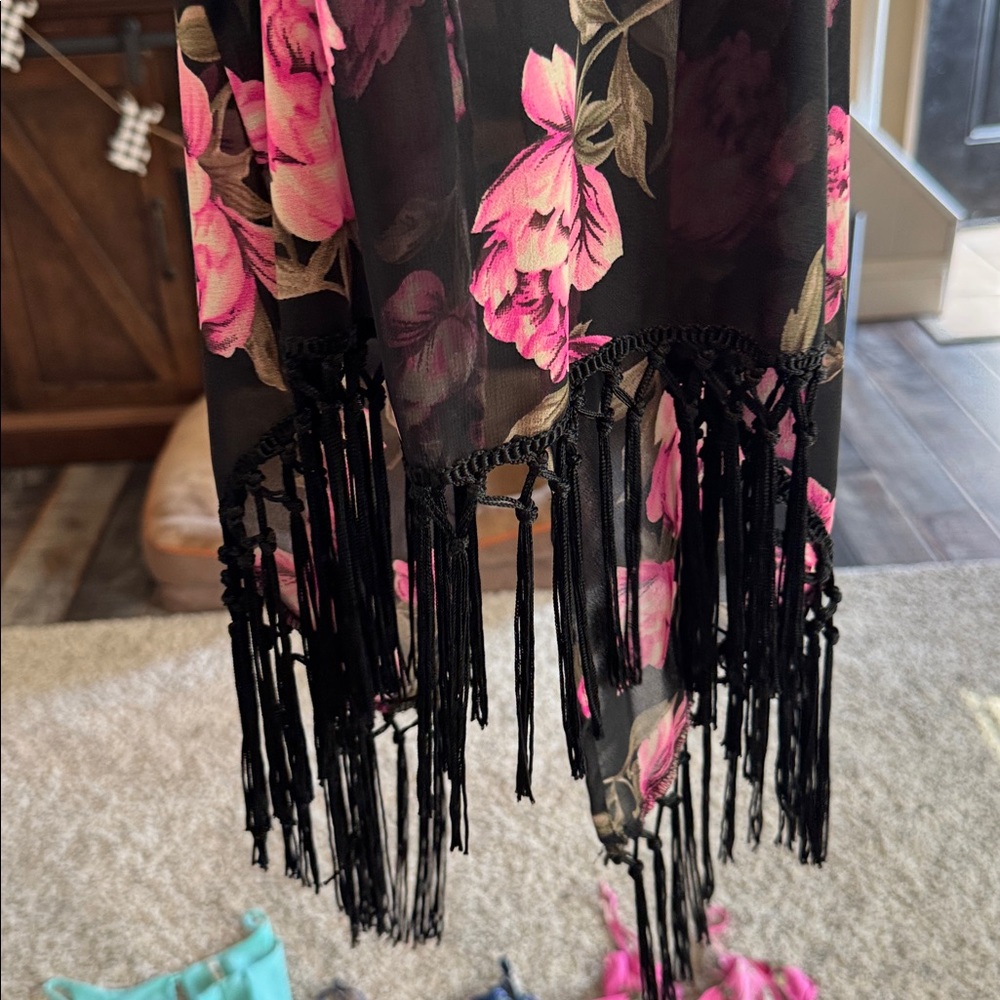 Size small top lot - Picture 10 of 10